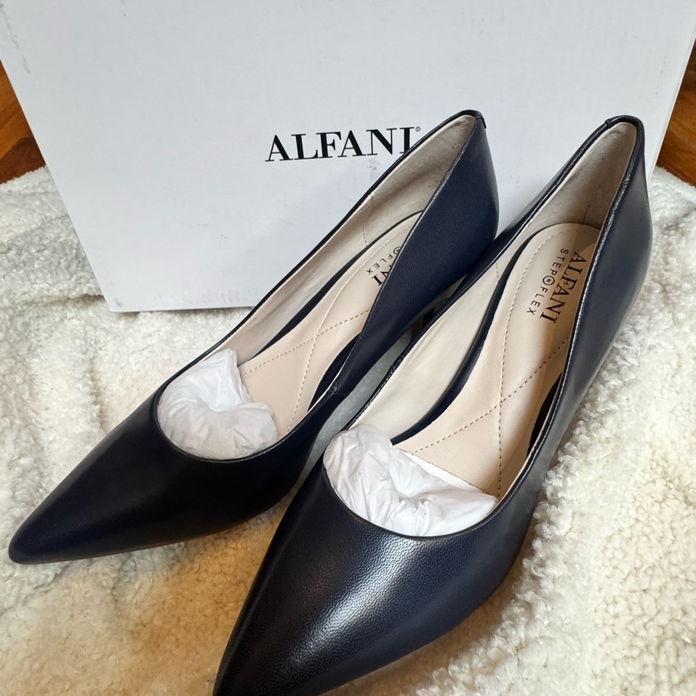 Alfani Women's Navy Heels